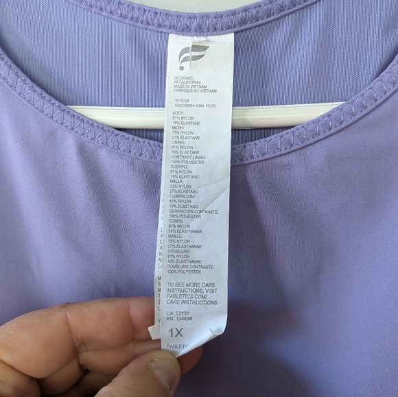 FABLETICS Women Lilac Sports Bra Size 1X Plus Size Back Pocket Activewear - Picture 2 of 7